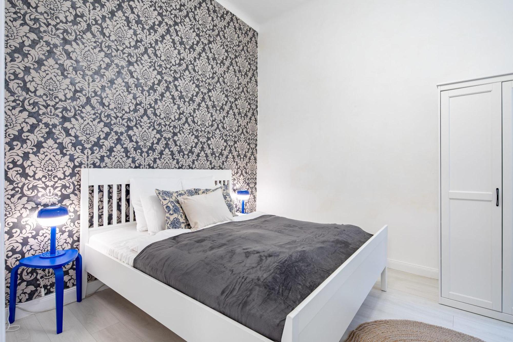 Central - Stylish - Spacious Appartamento